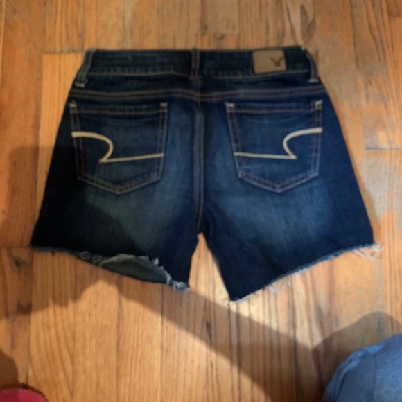 Shorts - Picture 2 of 4